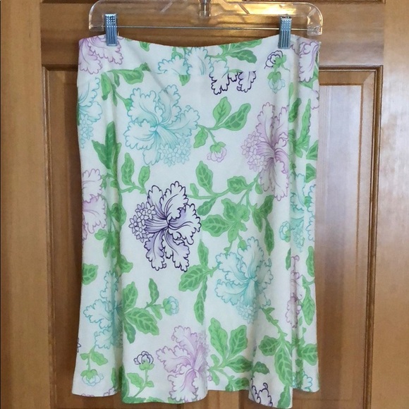 Ann Taylor LOFT gorgeous floral skirt. Perfect! 8 - Picture 1 of 4